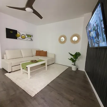Tribuna Deluxe *