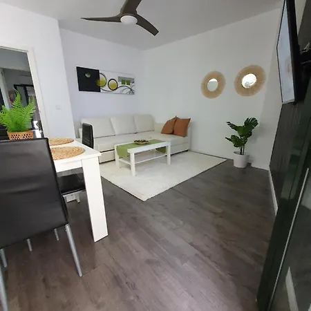 Tribuna Deluxe *