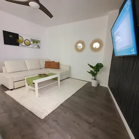 Tribuna Deluxe *