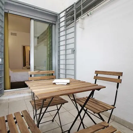 Tribuna Deluxe *